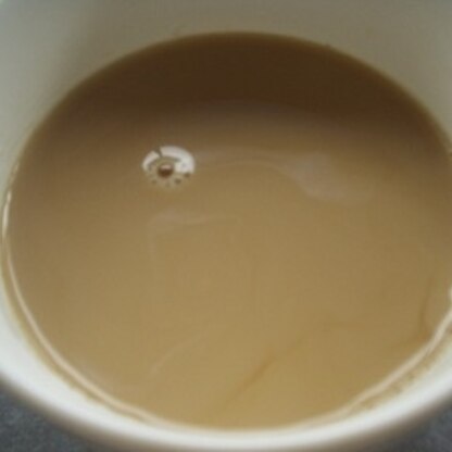 無糖で飲んでるコーヒーですが時には優しい味の飲み物が欲しくて蜂蜜と牛乳で
ホッコリして美味しかったです。